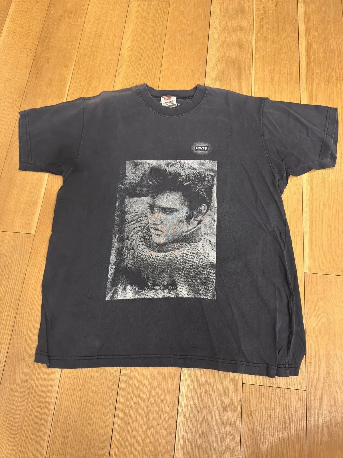 90s Levi’s 501 Elvis Presley Faded Tee L — streetwear — resale