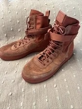 Nike — Nike SF Air Force 1 Dusty — Sneaker — resale