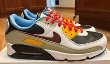 Nike — Nike By You Air Max 90 -Color 900 — Sneaker — resale