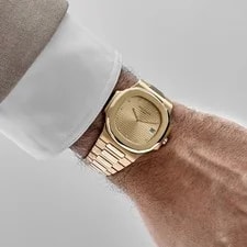 Patek Philippe Nautilus 4700/005 '' Yellow Gold Champagne Diamond Dial 2