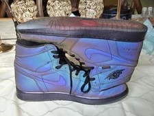 Air Jordan — Air Jordan 1 Retro High Zoom Fearless Iridescent BV0006-900 — Sneaker — resale