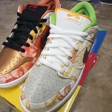 Nike SB Dunk Low Street Hawker (2021) 2