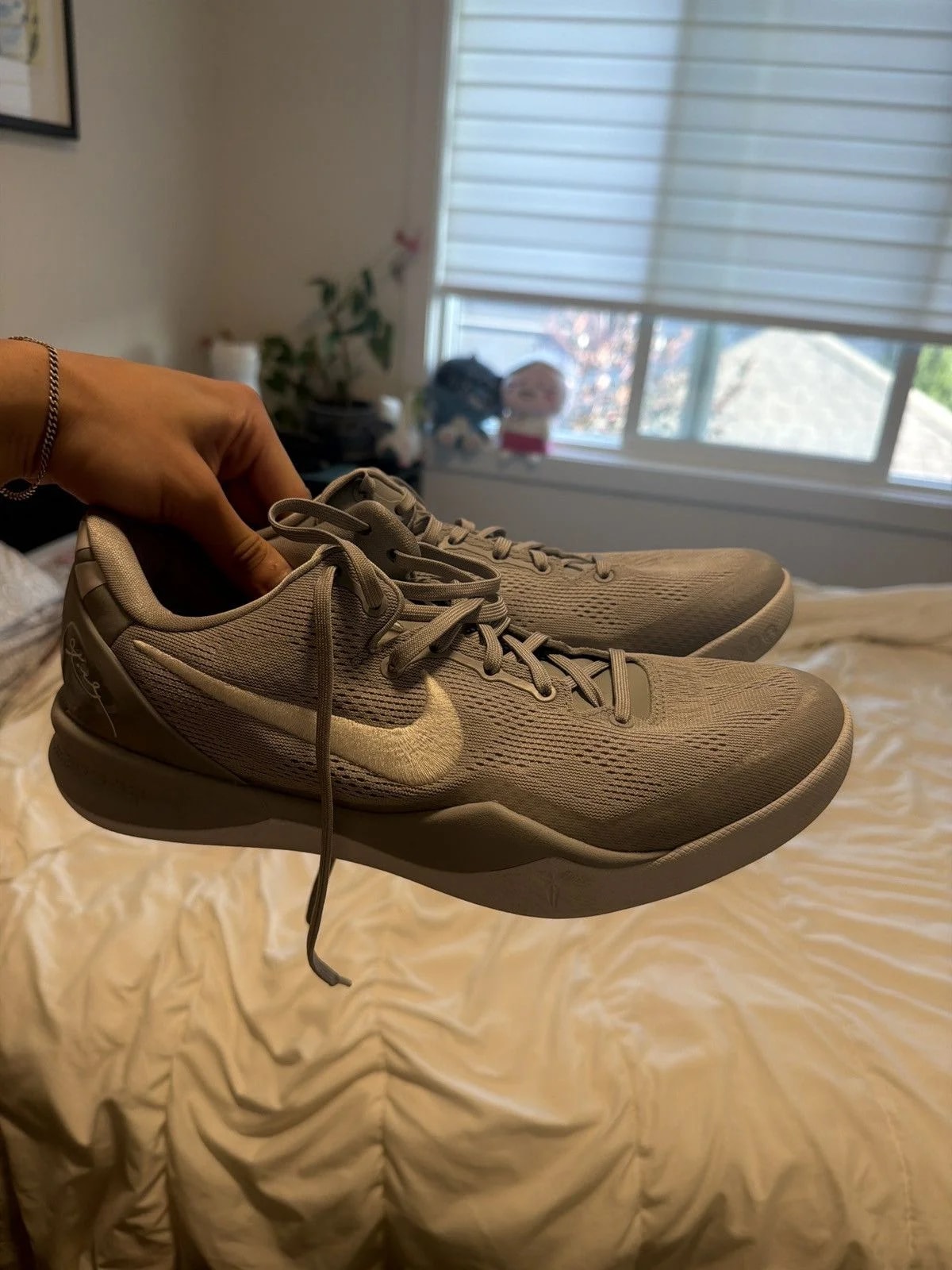 Wolf — Kobe 8 Protro — Sneaker — resale