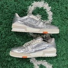 Size 9LV / 10M - Louis Vuitton - Clean 2