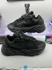 Yeezy 700 Mnvn Size 5 ’s/6 ’s 2
