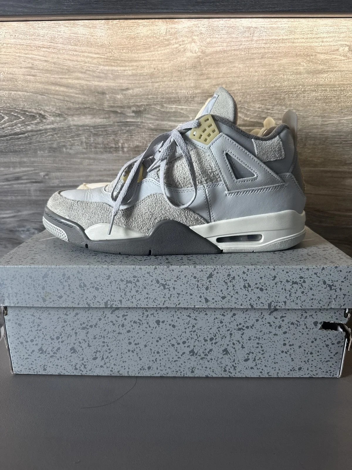 Jordan — Jordan 4 Craft Photon Dust — Sneaker — resale