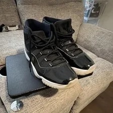 Jordan — Air Jordan 11 Jubilee — Sneaker — resale