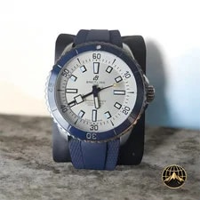 Breitling Superocean 42MM a17375e71g1s1 White Dial Blue Rubber Band Steel 2