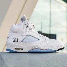 Air Jordan — Size 7-14 Air Jordan 5 Retro Metallic 2026 HQ7978-103 — Sneaker — resale