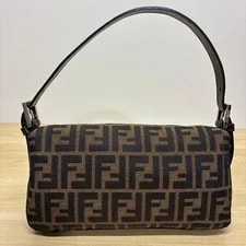Fendi Mamma Bucket Pattern 2