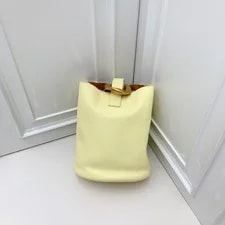 Bottega Veneta — Authentic Bottega Veneta Bucket Yellow Gold-Tone eBay — Handbag — resale