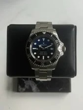 Rolex Sea-Dweller 136660 Silver Oyster Bracelet With Black Bezel 4