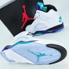 Air Jordan — Air Jordan 5 US 13 Ice Nike Retro Grape HQ7978 100 — Sneaker — resale