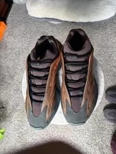 Vnds* Size 11.5 - Adidas Yeezy 700 V3 Fade - Worn Twice 2