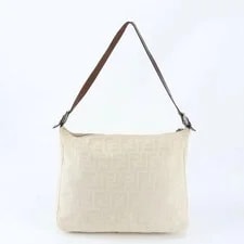 Fendi Mamma Baguette A4 3