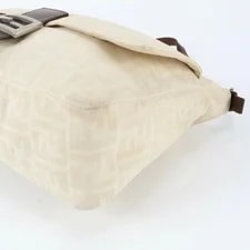 Fendi Mamma Baguette A4 4