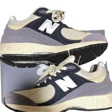 10.5US New Balance 2002R 2