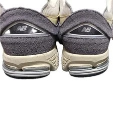 10.5US New Balance 2002R 4