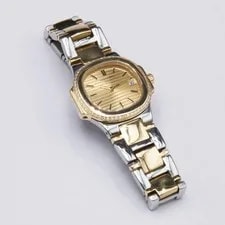 Patek Philippe Nautilus 4700/52JA Diamond Champagne Dial 2