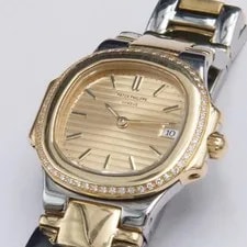 Patek Philippe Nautilus 4700/52JA Diamond Champagne Dial 3