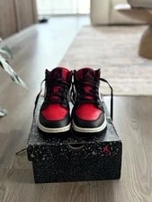 Size 5.5 - Jordan 1 Mid Alternate 3