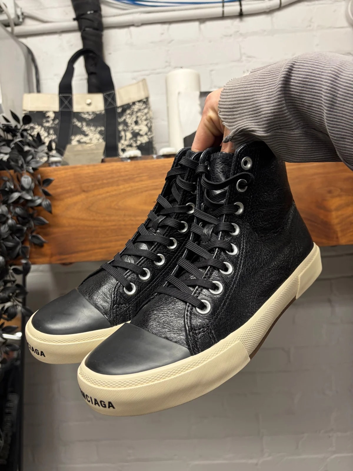 Balenciaga — Balenciaga Paris High Top — Sneaker — resale