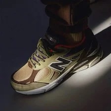 Size 10.5M New Balance 990v3 MiUSA Teddy Santis M990BT3 3