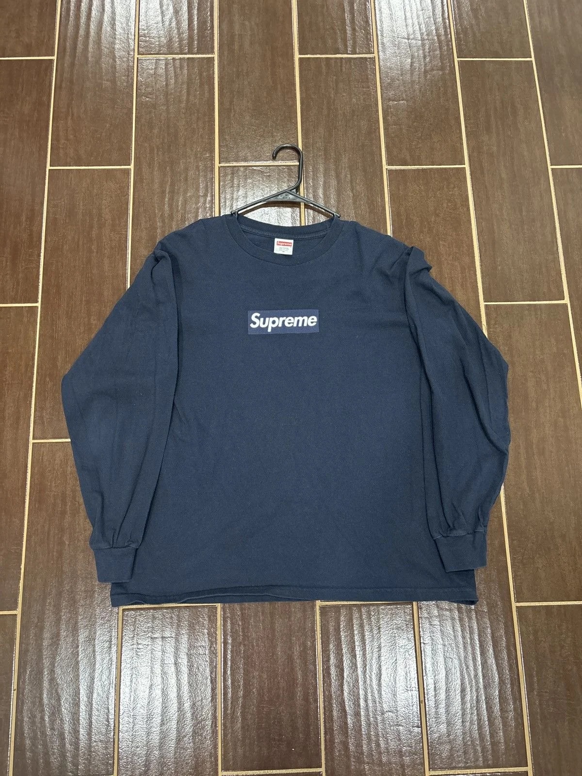Supreme — Supreme Box Logo L/S Tee — streetwear — resale
