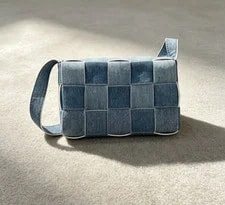 Bottega Veneta — Auth Bottega Veneta Cassette Crossbody — Handbag — resale