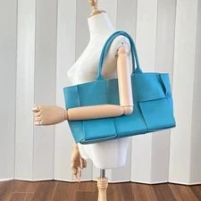 Bottega Veneta Arco Woven w/Pouch JP 2