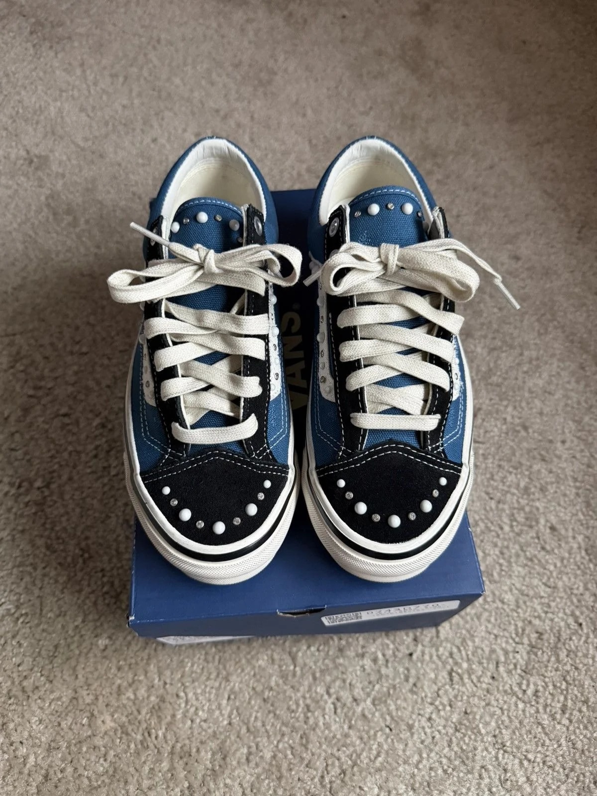 Vans — Vans LX Old Skool 36 Pearlized Pack — Sneaker — resale