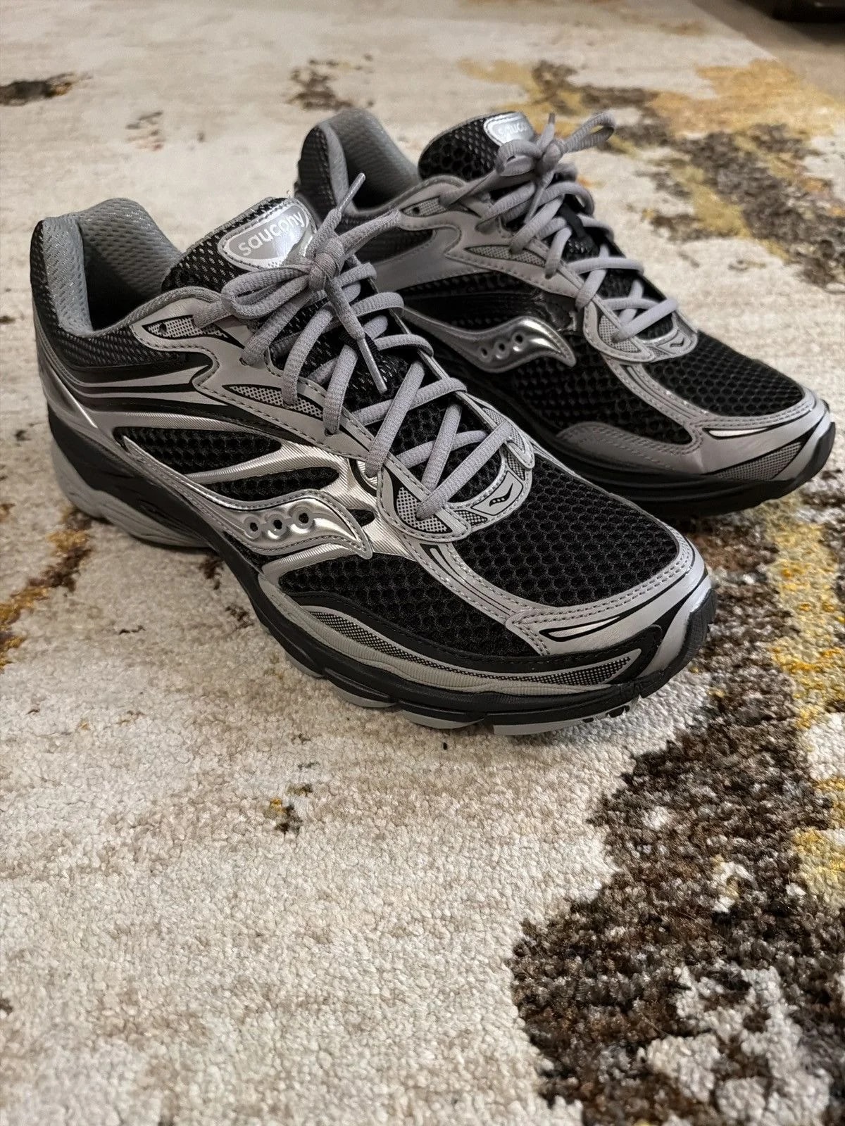 Saucony — Saucony ProGrid Omni 9 — Sneaker — resale