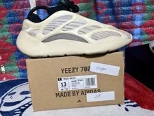 Adidas — Adidas Yeezy Boost 700 V3 "Azael" — Sneaker — resale