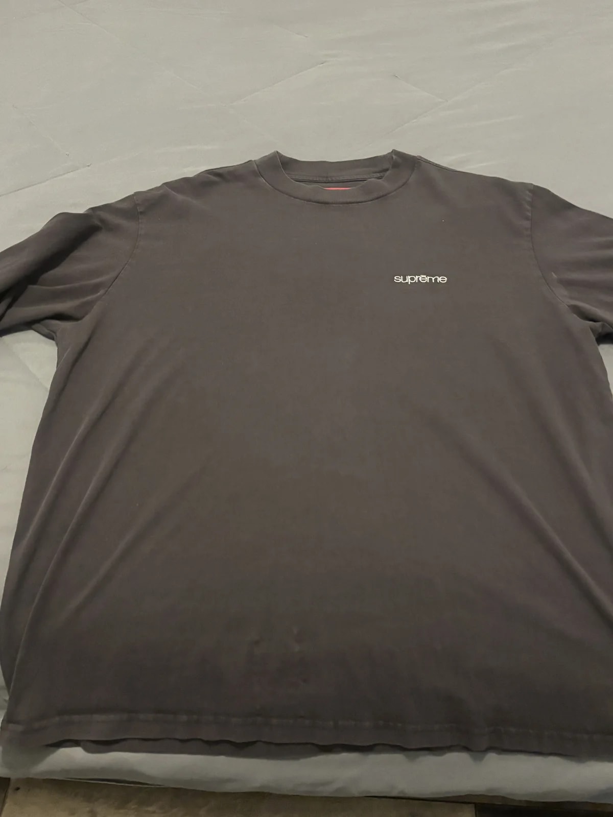 Supreme — Supreme Small Box Logo Long Sleeve Tee — streetwear — resale