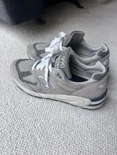 New Balance 990v2 Size 9.5 . 2
