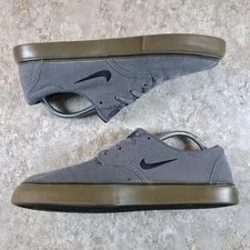 Nike SB Sneakers 10 Gum Sole Skateboarding Skater 729825-002 4