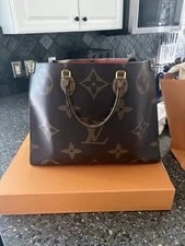 Louis Vuitton — Louis Vuitton OnTheGo Giant Reverse — Handbag — resale