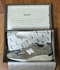 10.5US New Balance 990V2 With Box 4