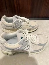 8.5US New Balance 2002R 3