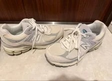 8.5US New Balance 2002R 4