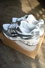 Asics Gel Kayano 14 US Size 9.5 /11 1203A537-110 2