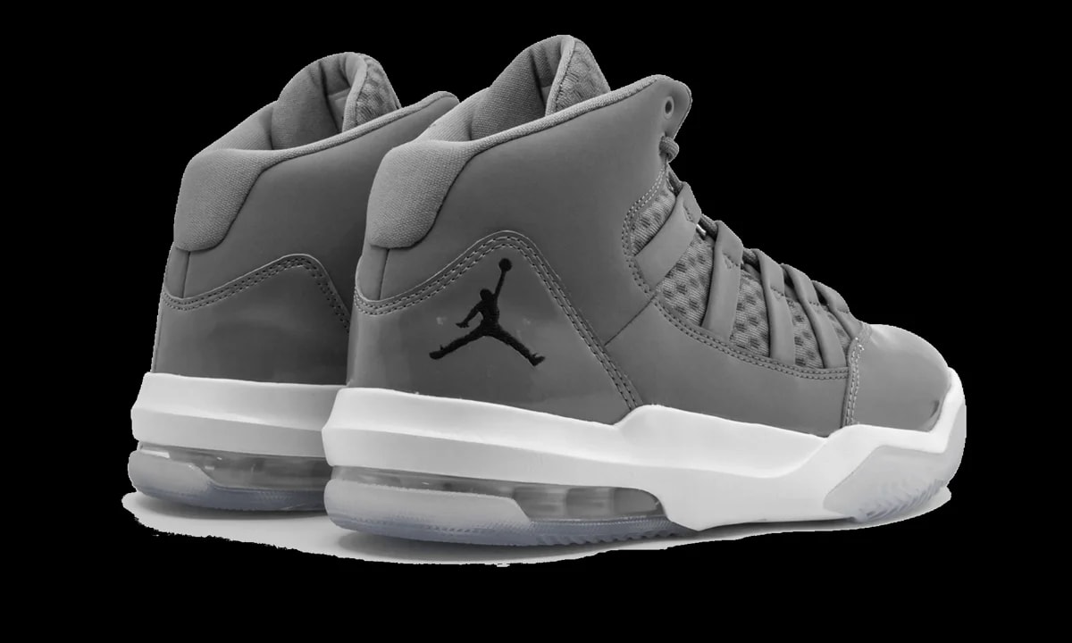 Jordan Max Aura AQ9084 010 3