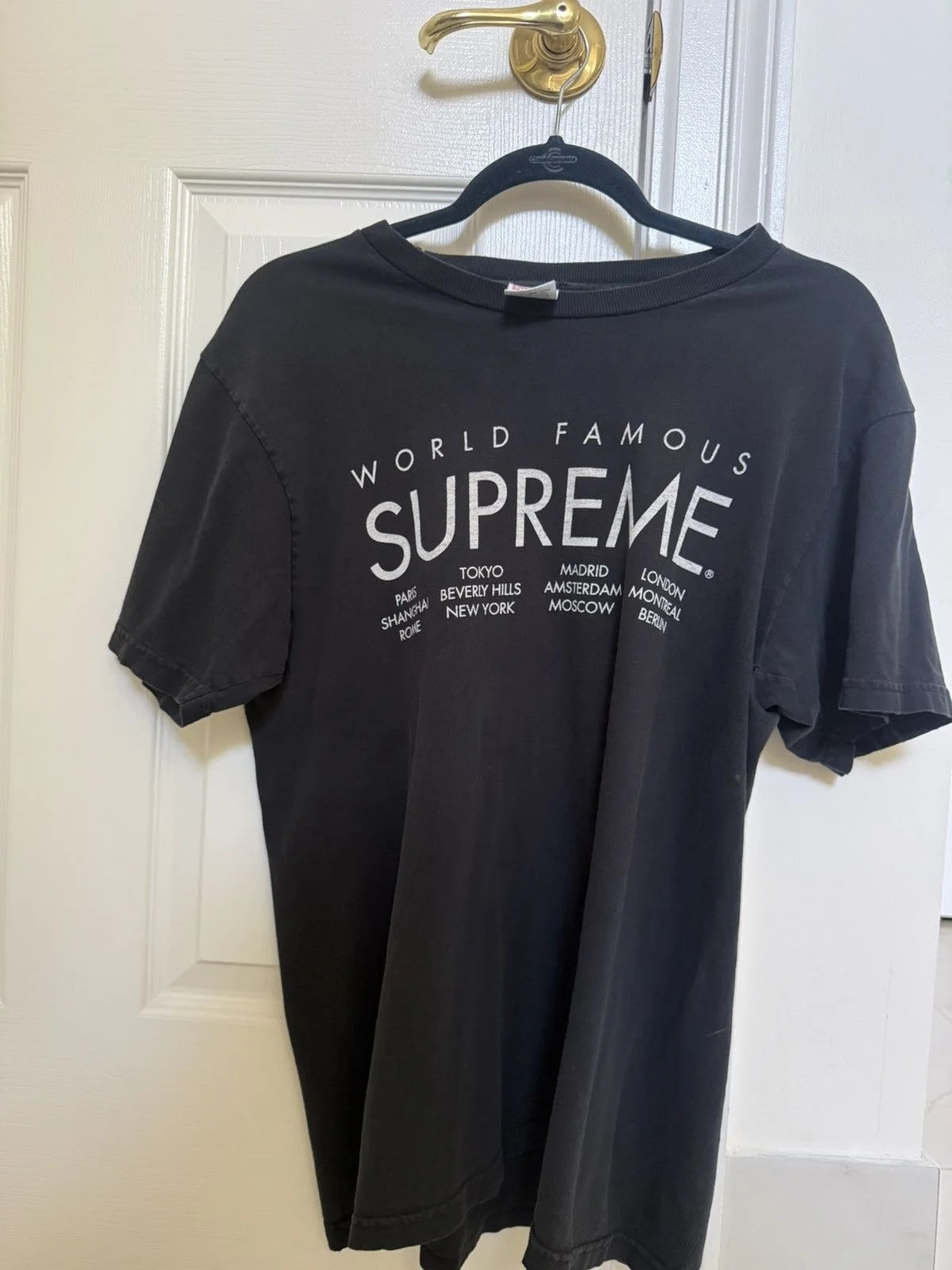 Supreme — Supreme World Famous T-shirt — streetwear — resale