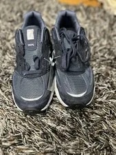 New Balance — Size 6.5 - New Balance 990v5 — Sneaker — resale