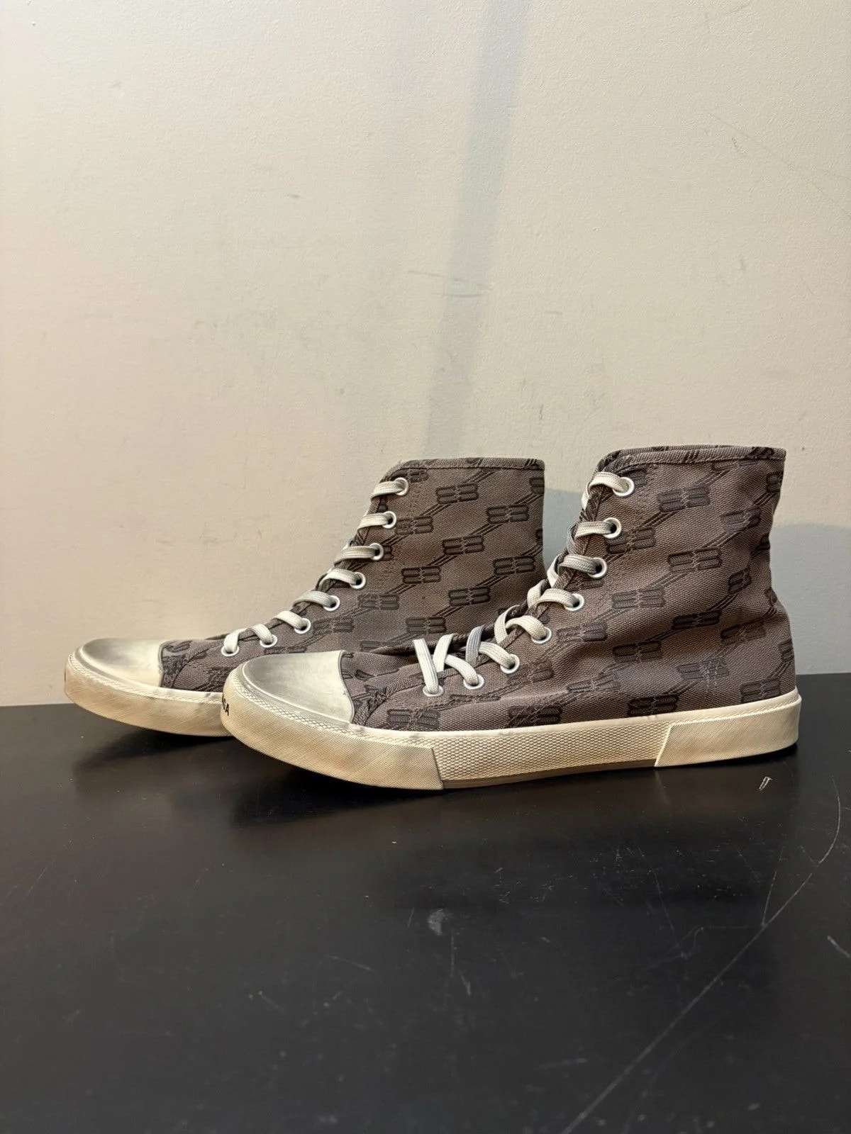 Balenciaga — Balenciaga Paris BB High Top — Sneaker — resale