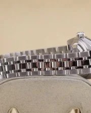 Tudor Classic 22010. SS Auto . Fully Serviced .Accurate. Blk Dial . 28mm 3