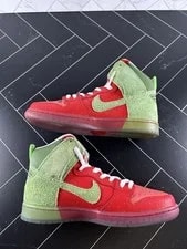 Nike SB Dunk High Strawberry Cough Size 8.5 CW7093-600 3