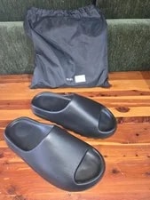 Yeezy — Yeezy Slide Dark ’S Size 10 W/ Dust Bag No Box — Sneaker — resale