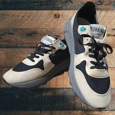 Golden Goose — 9.0US Golden Goose Running Sole 42 Italian Model L — Sneaker — resale