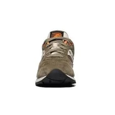 Size 8 / 9 - Saucony 6000 3